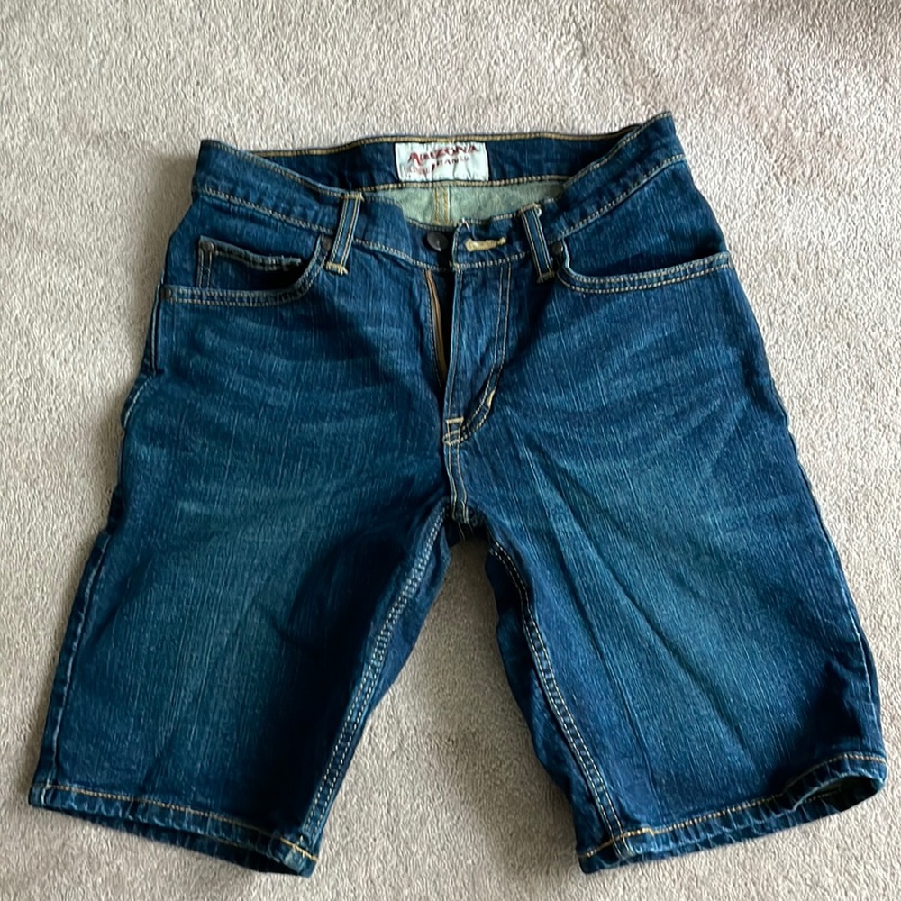 Mens Arizona jean shorts. Dark wash.